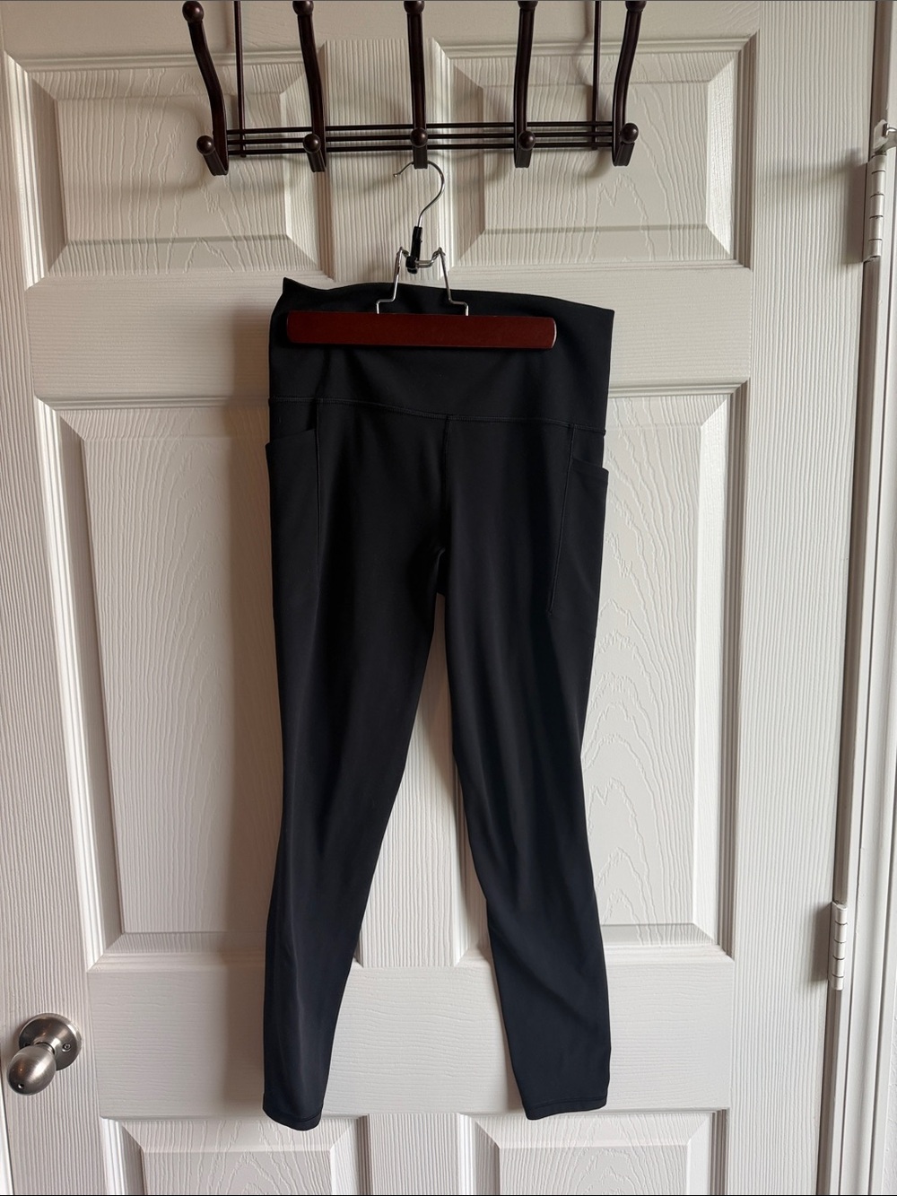 Athleta Black Salutation Stash Tights